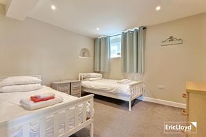 Photo 11- click for photo gallery